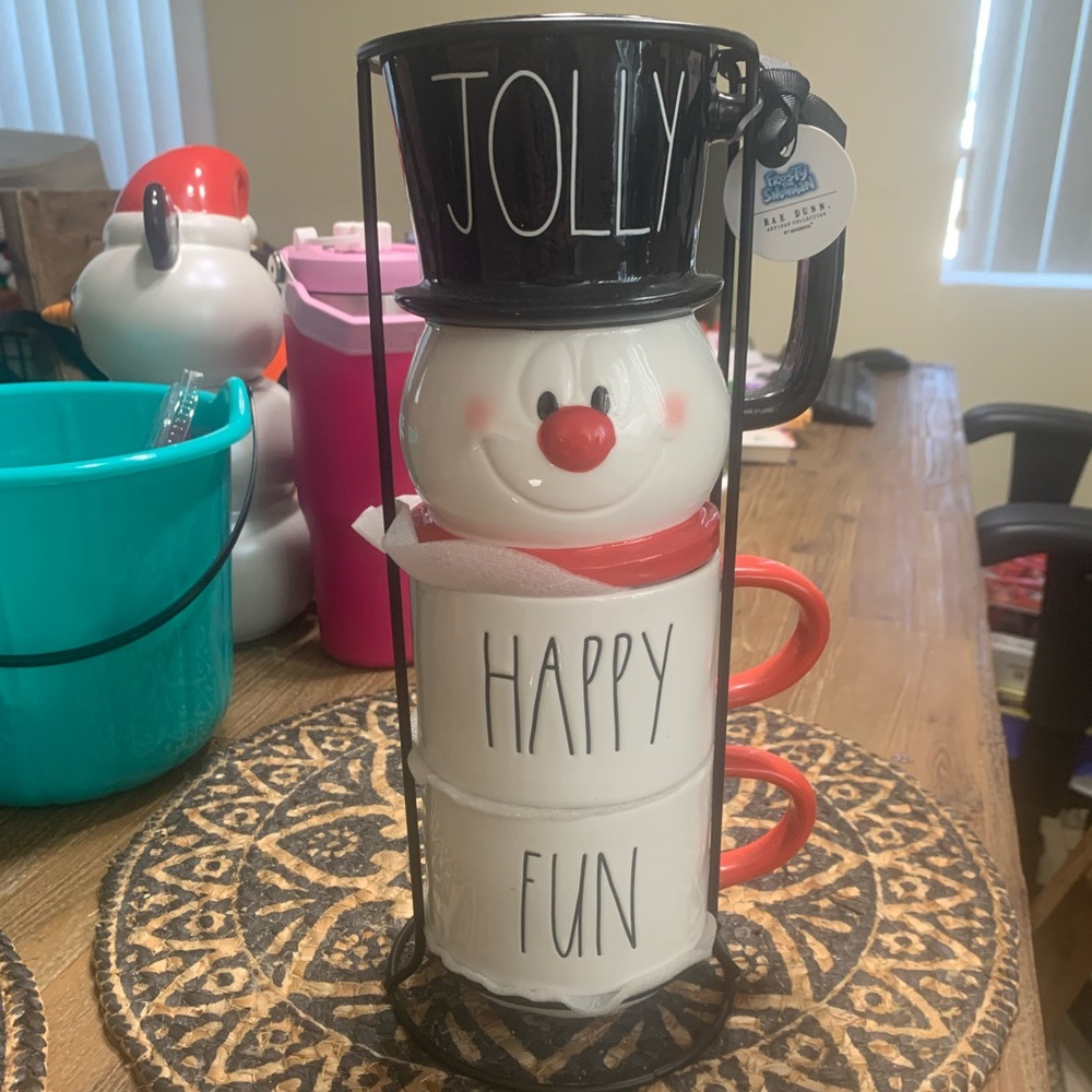 Rae Dunn 3 piece Snowman mug set with stand